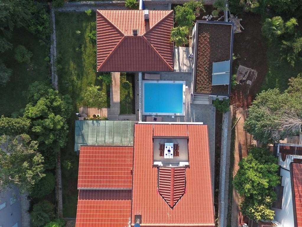 Apartments Petra Njivice Esterno foto